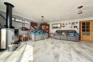 Lounge- click for photo gallery